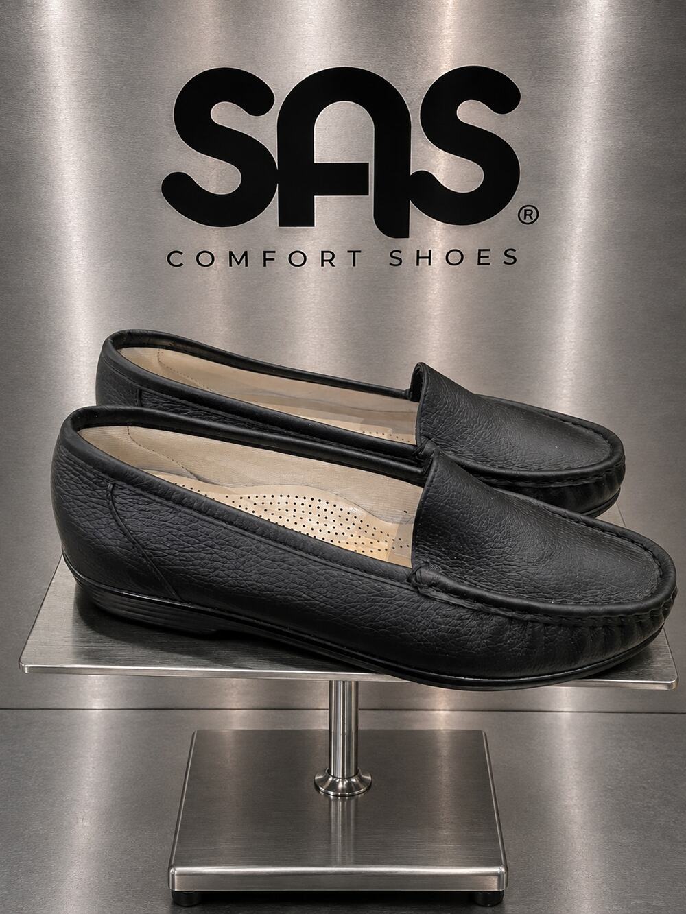 SAS Simplify Black Leather Slip On Moc Toe Comfort Loafers Women’s 8M
